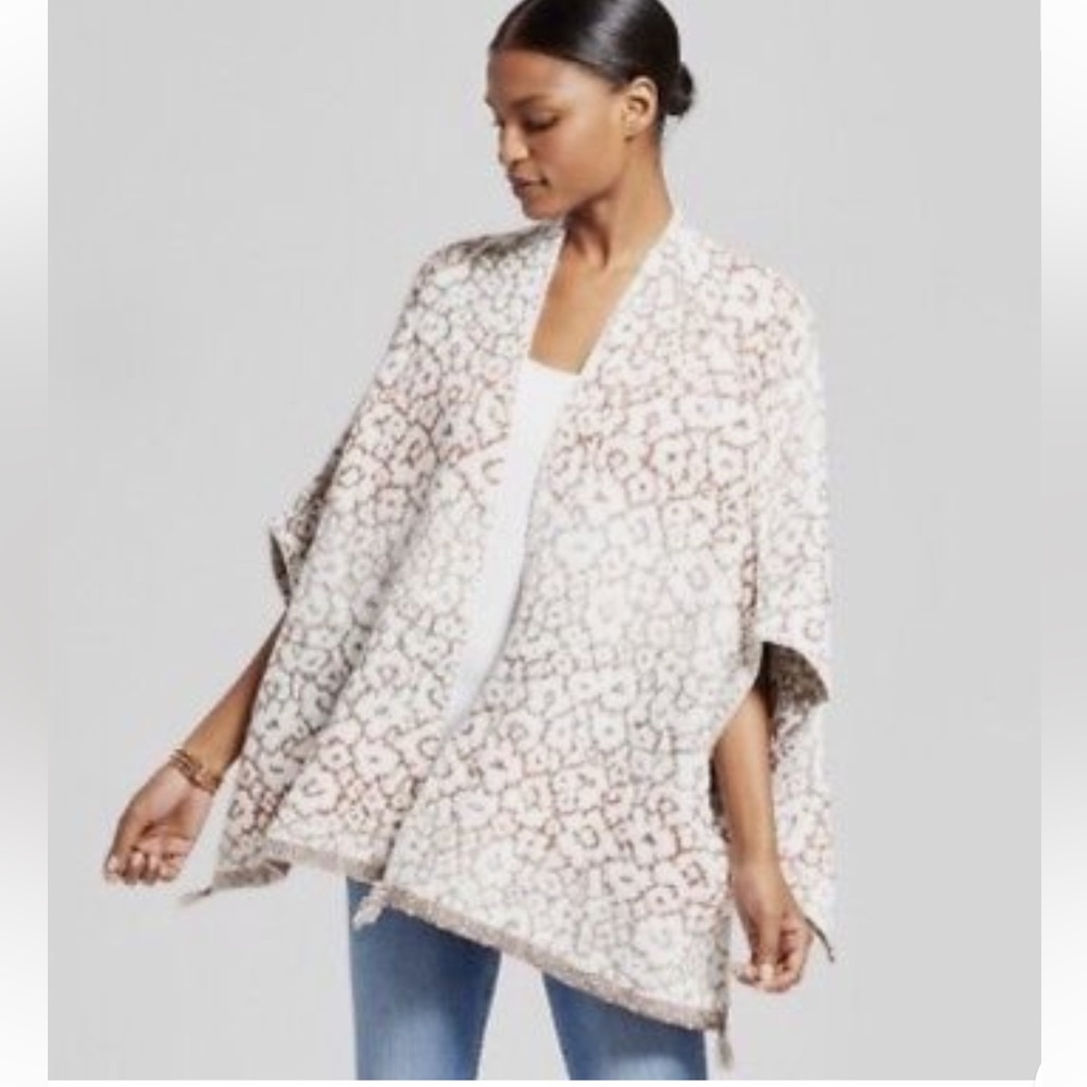 KNOX ROSE FLORAL JACQUARD PONCHO/WRAP